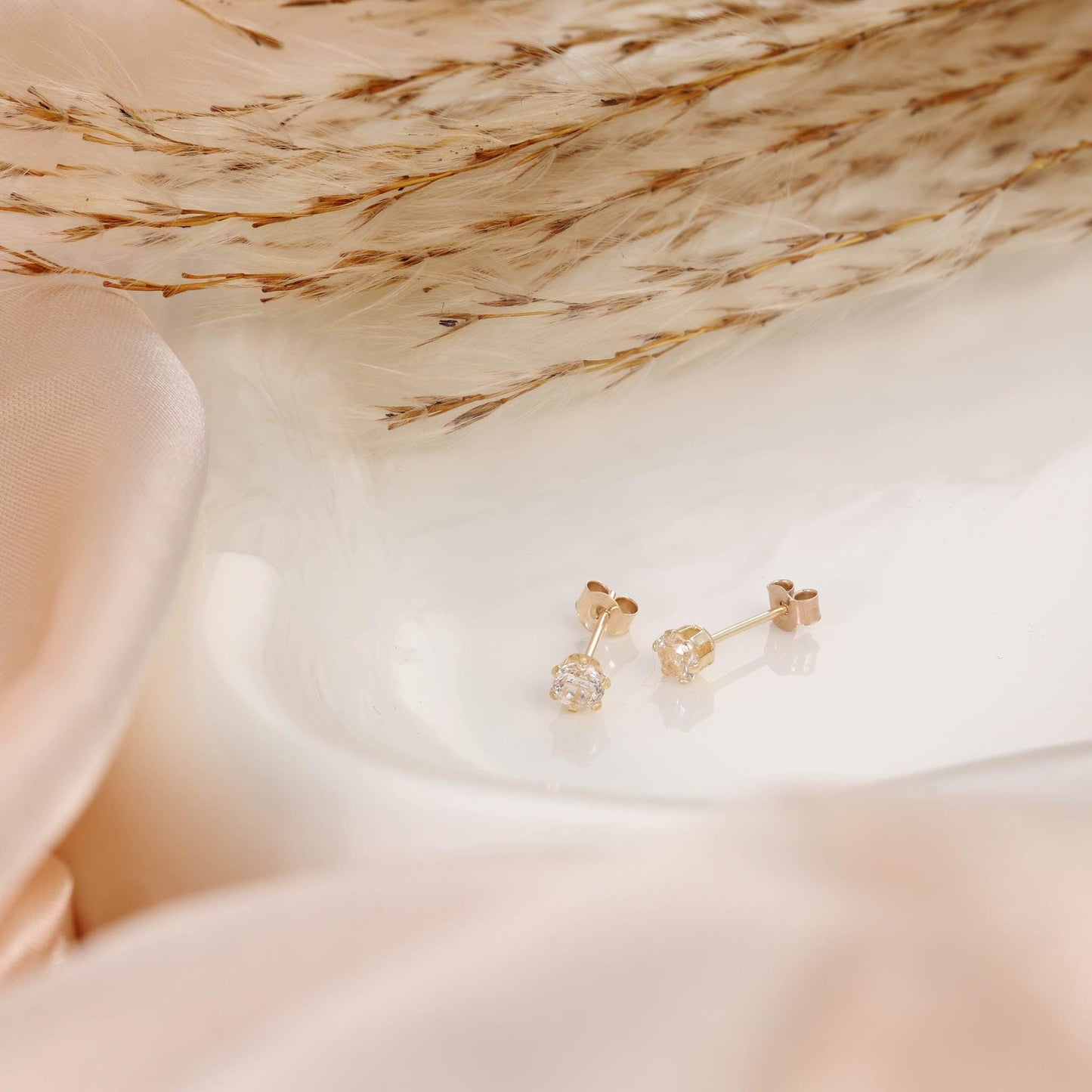 9ct Yellow Gold 3mm Claw Set Cubic Zirconia Studs