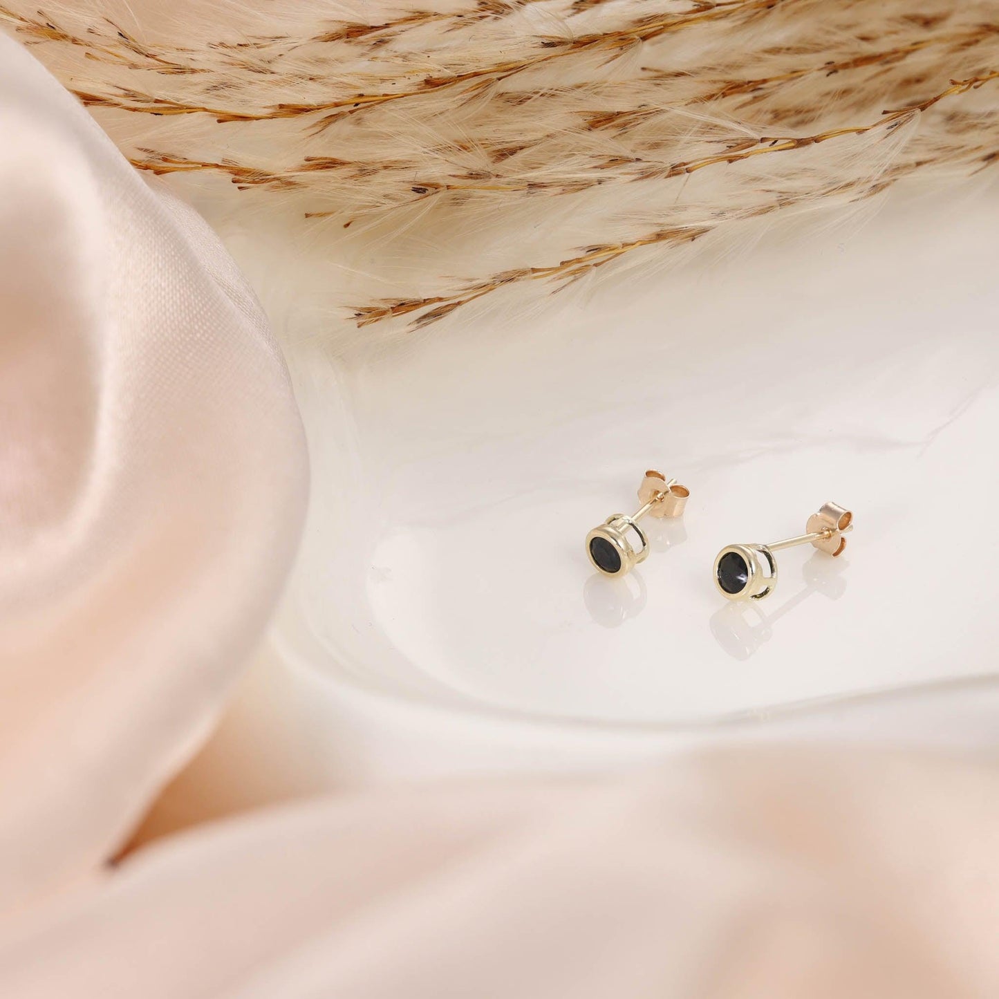 9ct Yellow Gold 3.8mm Black Sapphire Rubover Studs