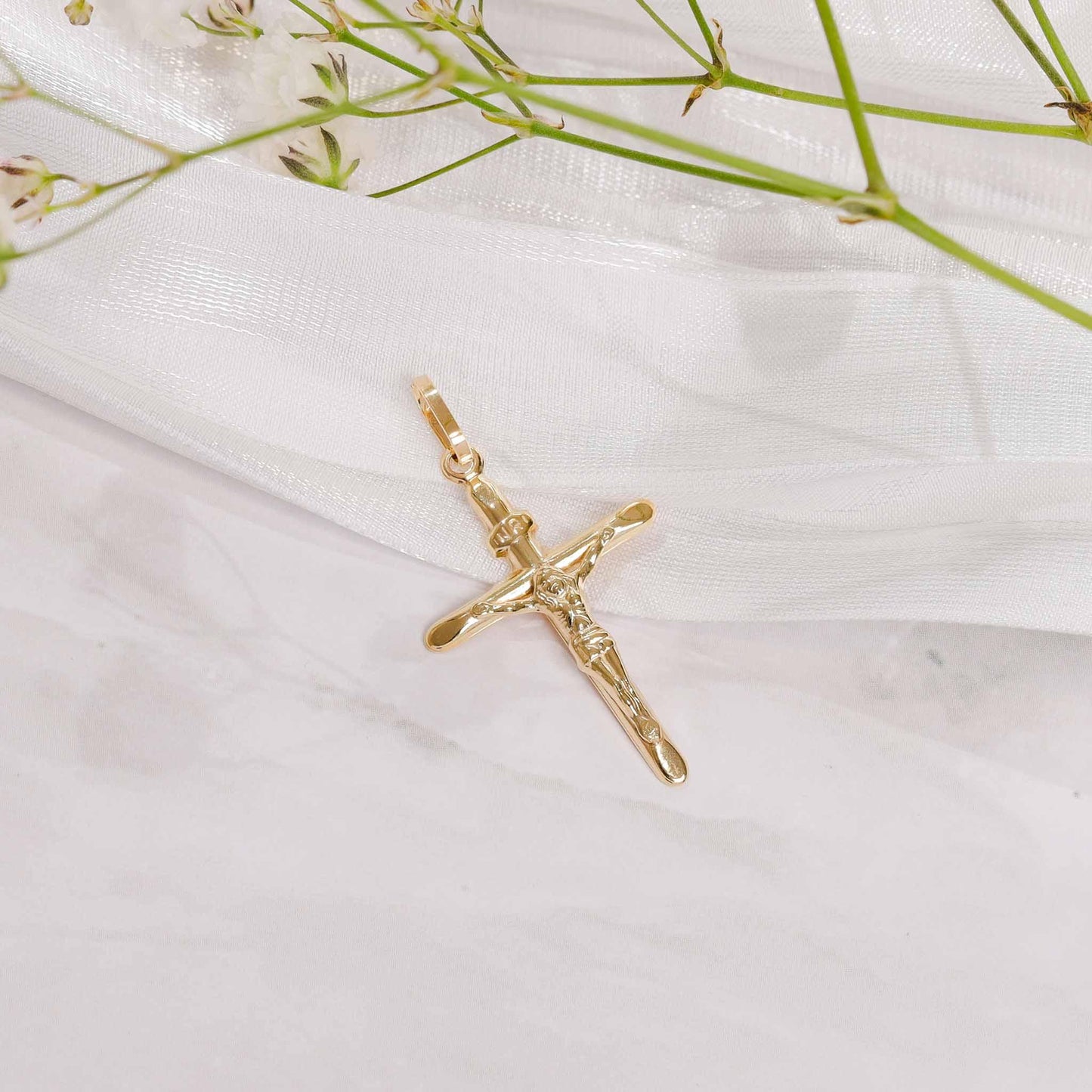 Yellow Gold Crucifix - 20.5mm